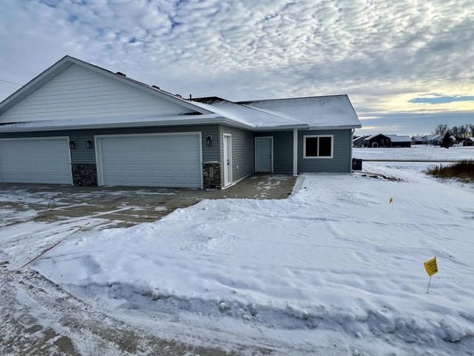 1055 Village Lane, Detroit Lakes, MN 56501