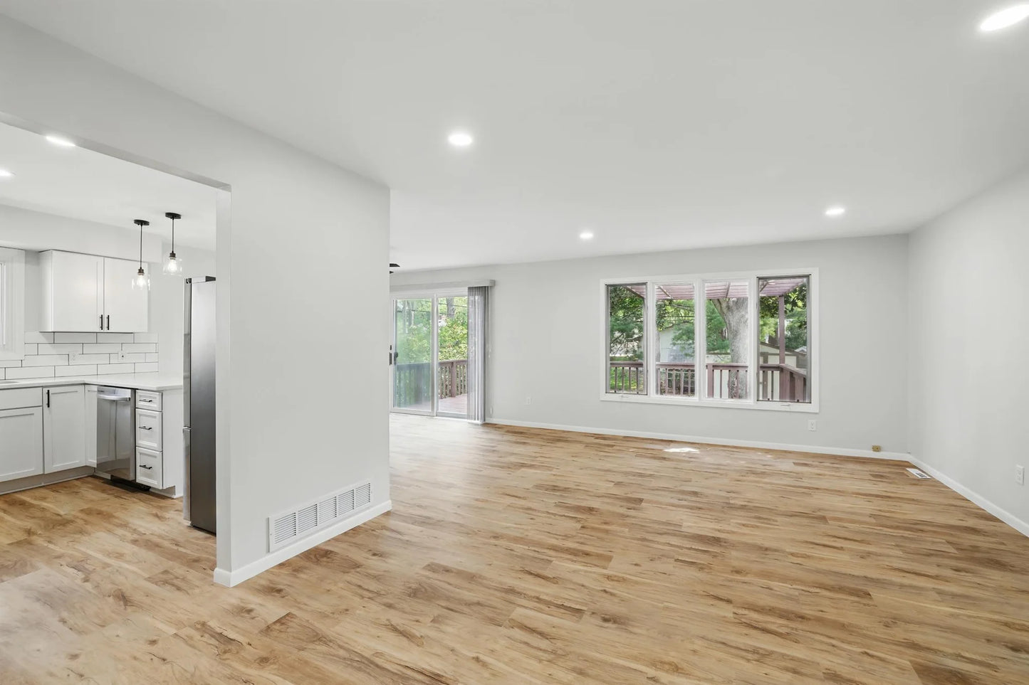 200 Sterling Street, Maplewood, MN 55119