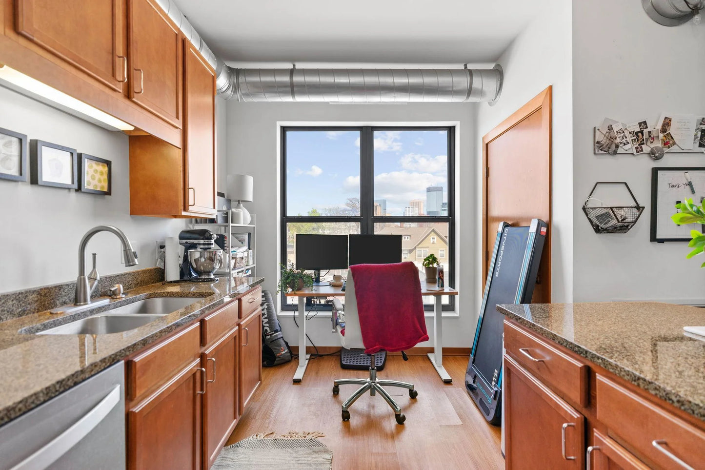 15 Franklin Avenue, Minneapolis, MN 55404
