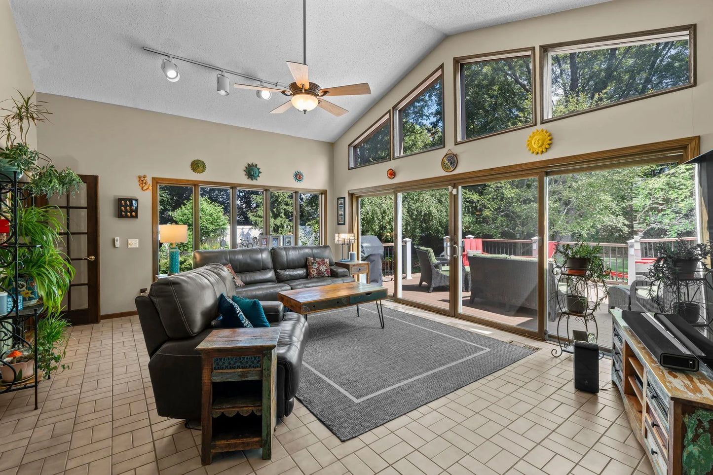 4530 Oak Leaf Drive, Vadnais Heights, MN 55127