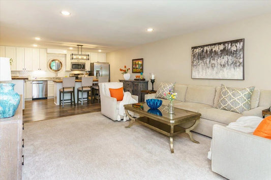 10501 Cedar Lake Road, Minnetonka, MN 55305