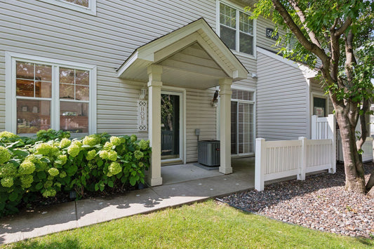 5075 Holly Lane, Plymouth, MN 55446