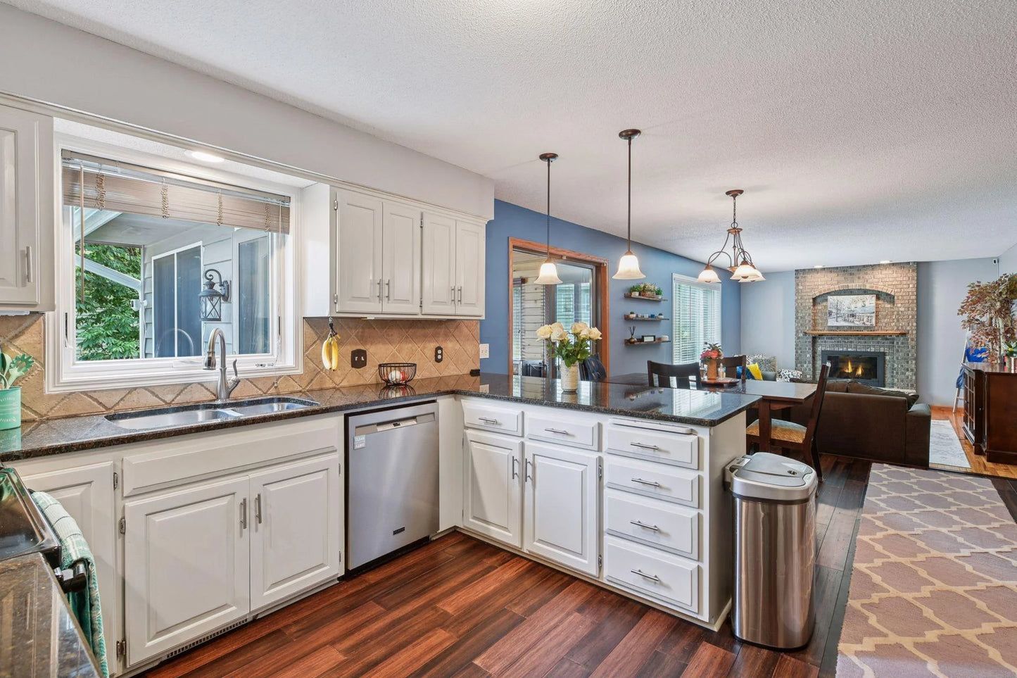 475 Oakhill Road, Chaska, MN 55318