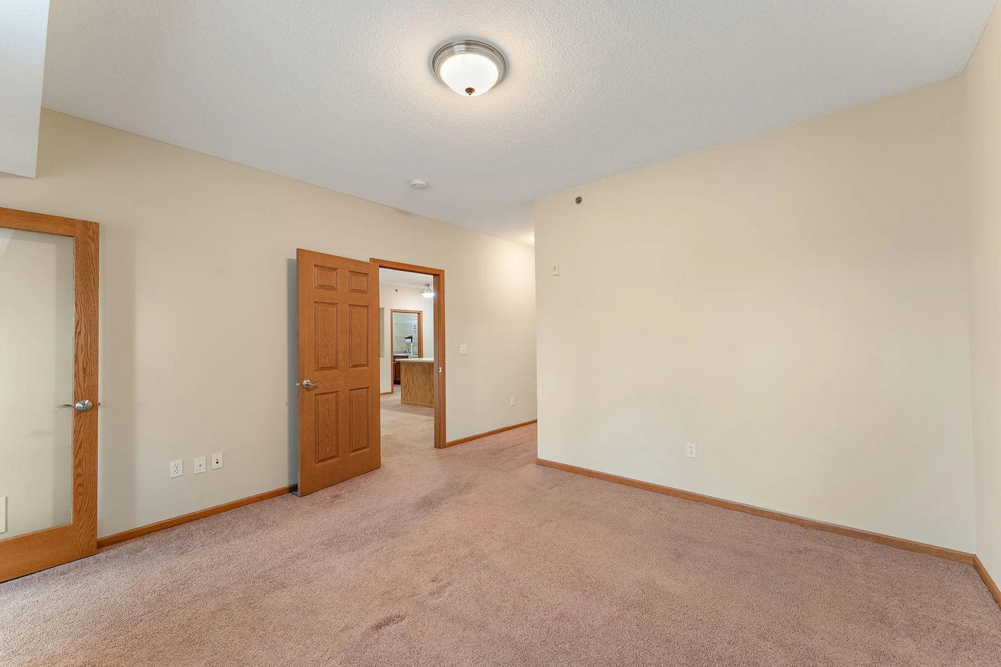 601 LeVander Way, South Saint Paul, MN 55075