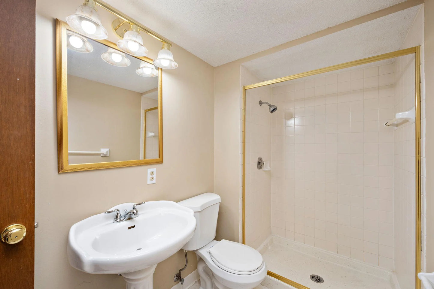 10372 Balsam Lane, Eden Prairie, MN 55347