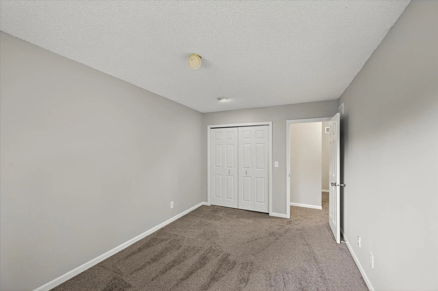 5392 Old Shakopee Circle, Bloomington, MN 55437