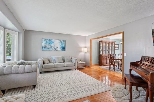 475 Oakhill Road, Chaska, MN 55318