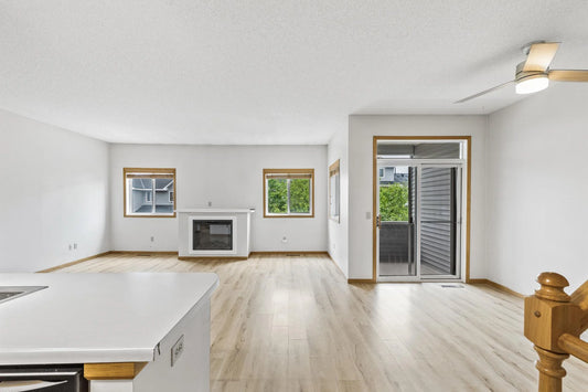 631 Woodduck Drive, Woodbury, MN 55125