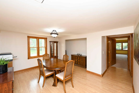 4760 Vine Hill Road, Deephaven, MN 55331