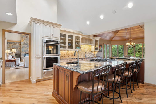 10420 Bluff Circle, Chaska, MN 55318