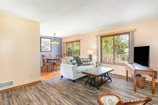 4231 Yorktown Drive, Eagan, MN 55123