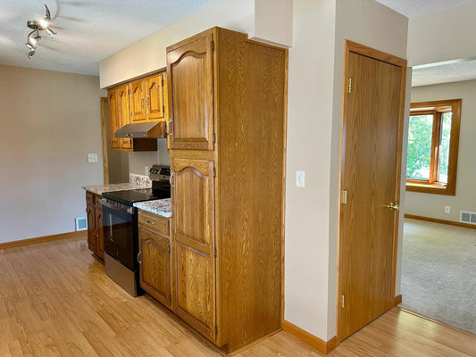 6190 Dell Lane, Woodbury, MN 55125