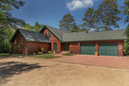 1048 County 11 , Hackensack, MN 56452