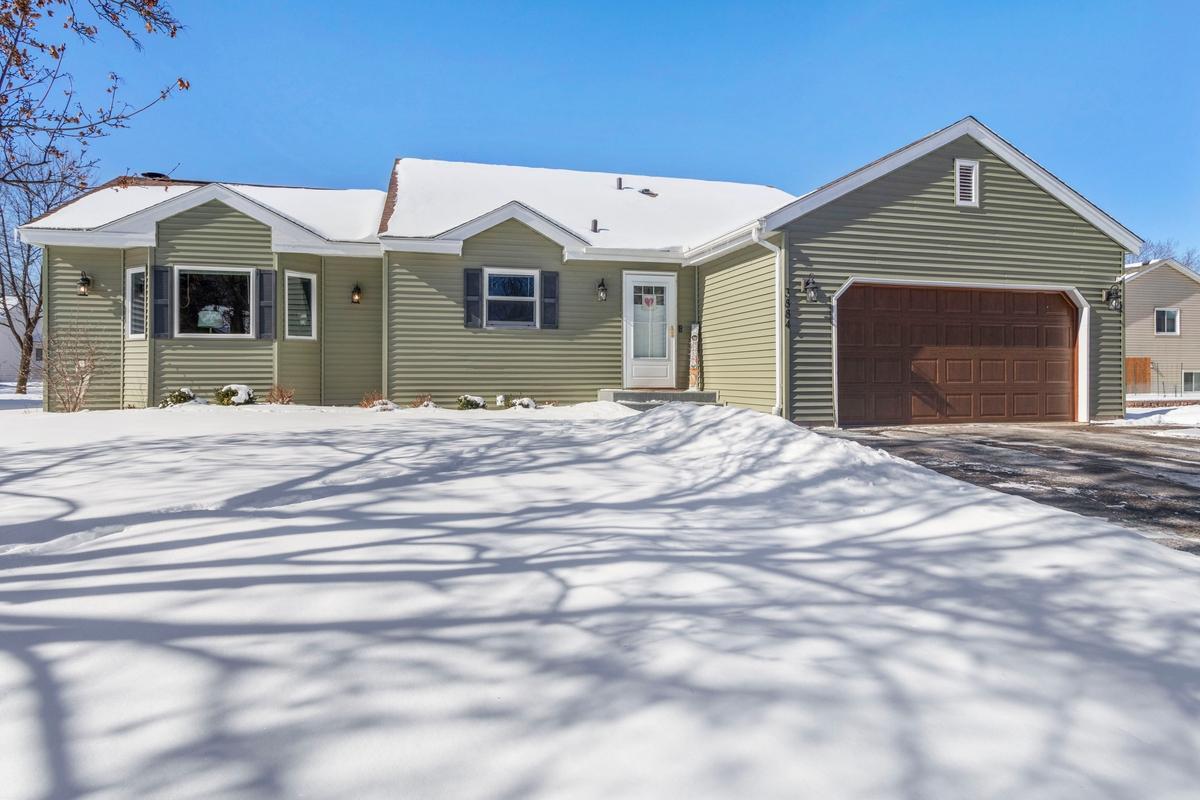 3884 Hallmark Avenue, Oakdale, MN 55128