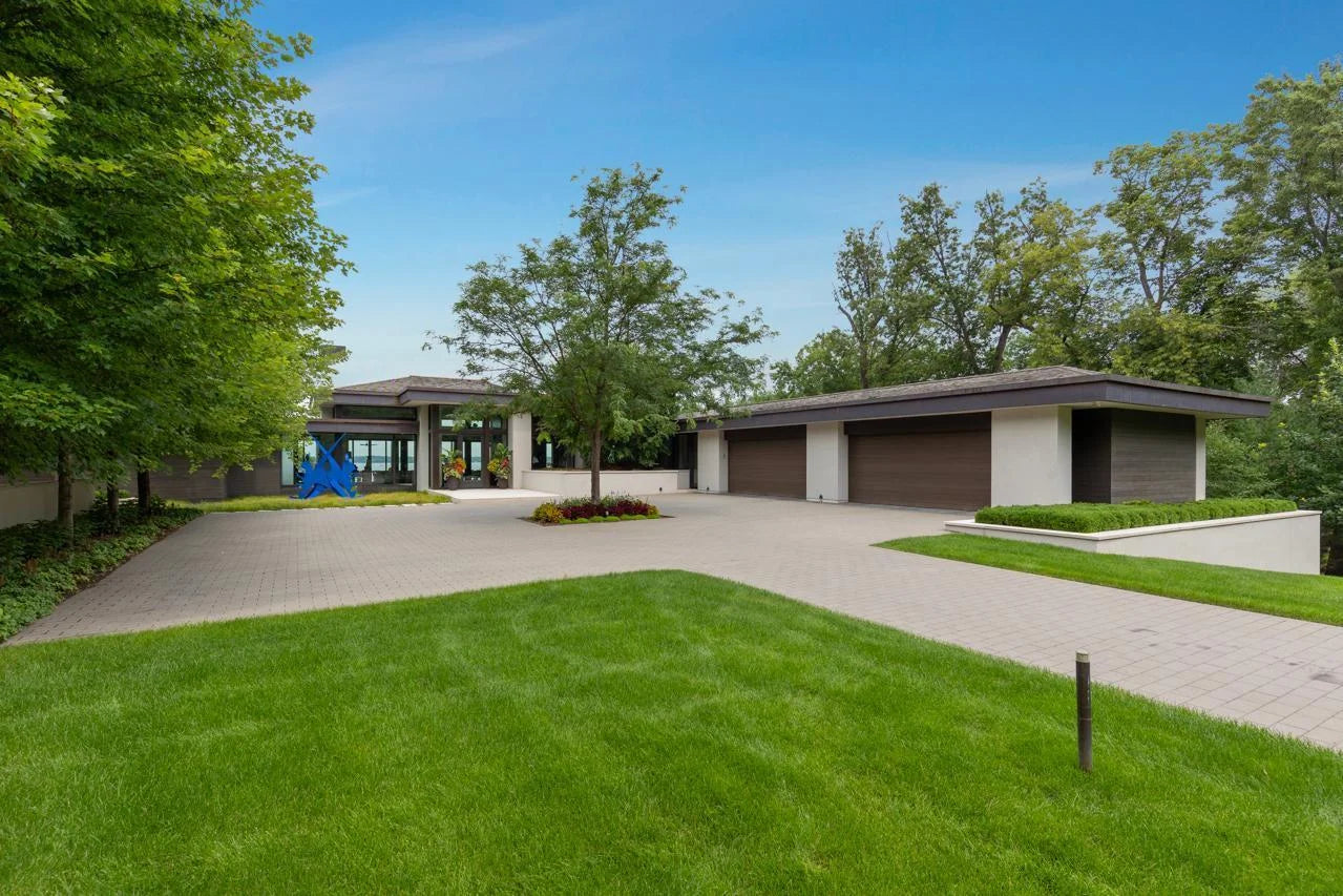 20670 Linwood Road, Deephaven, MN 55331