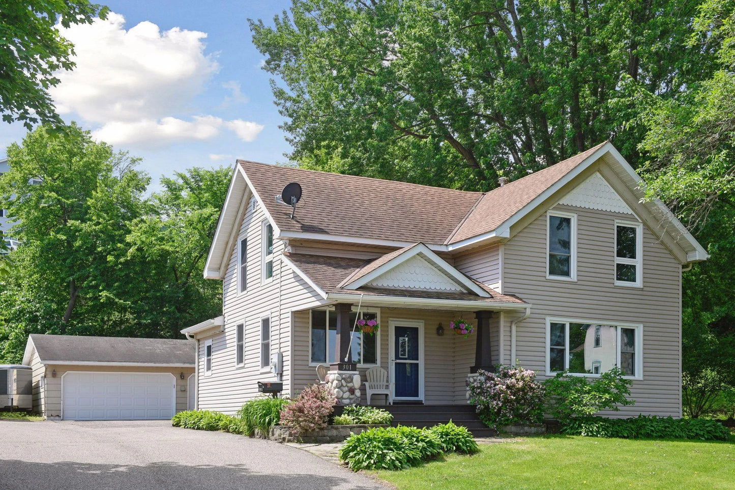 301 Lake Street, Waconia, MN 55387