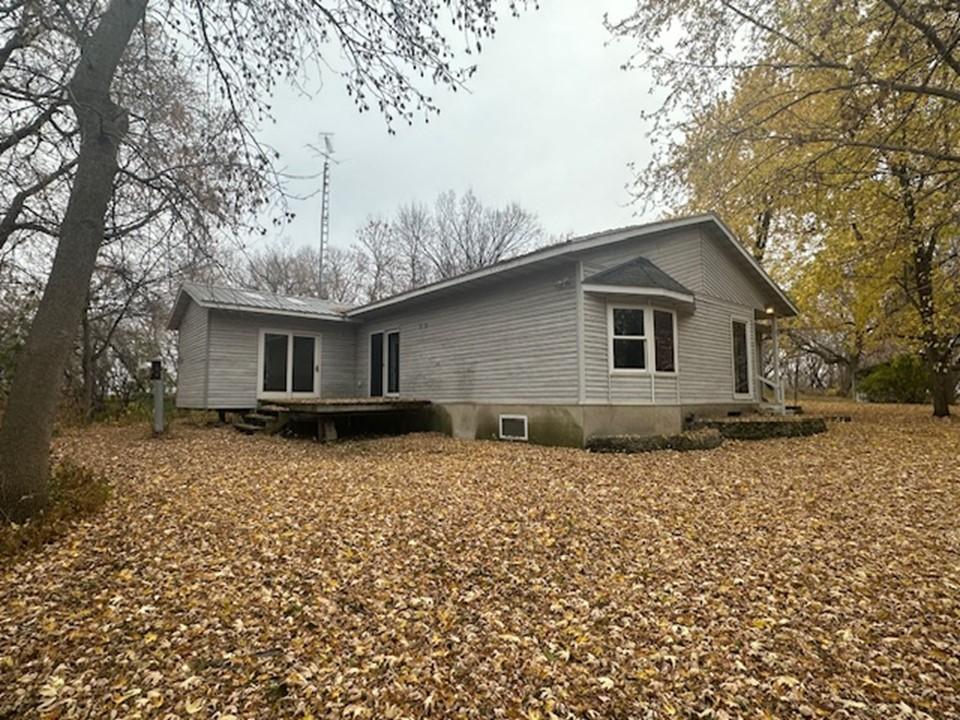 10398 275th Street, Evansville, MN 56326