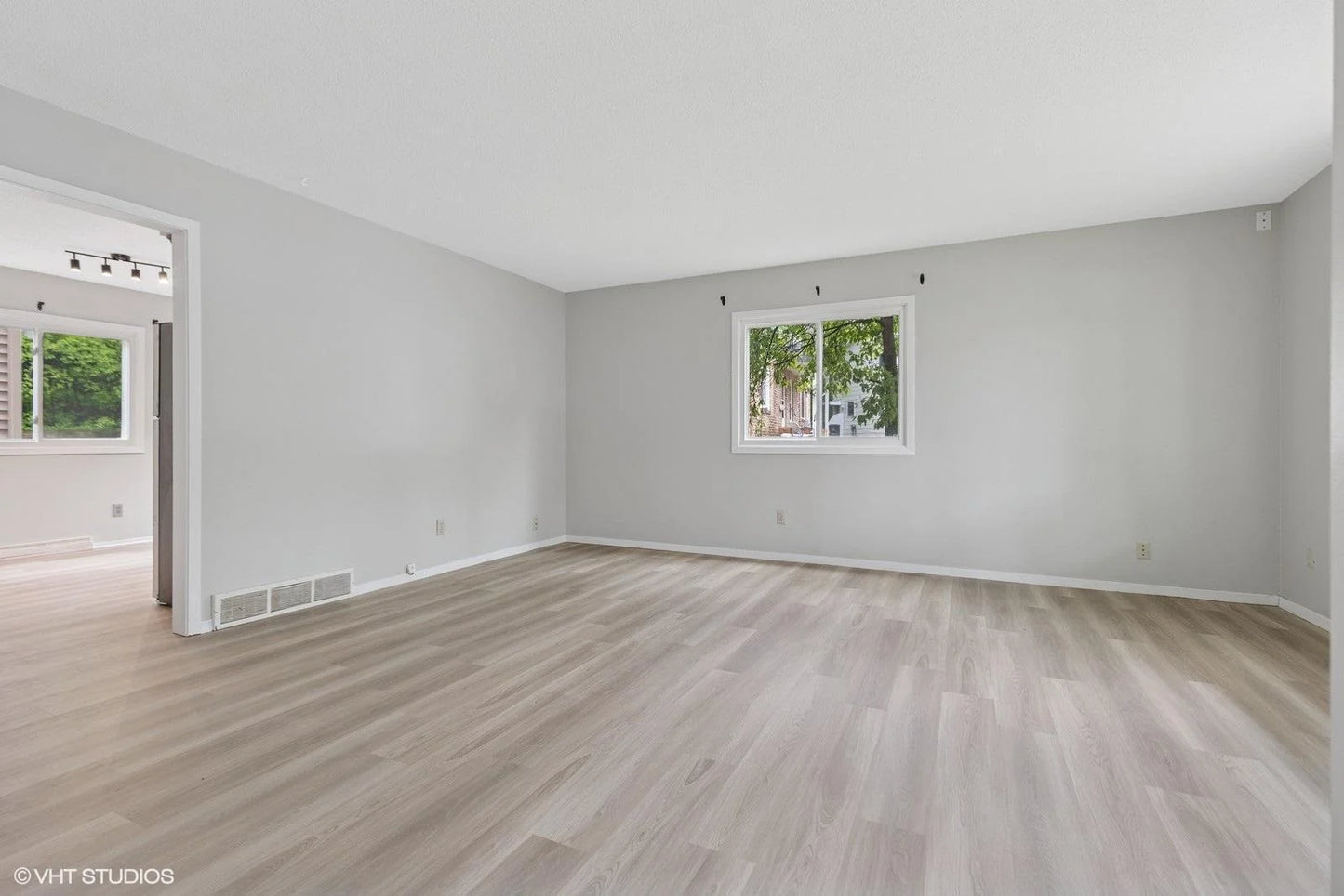 510 Shadyside Circle, Hopkins, MN 55343