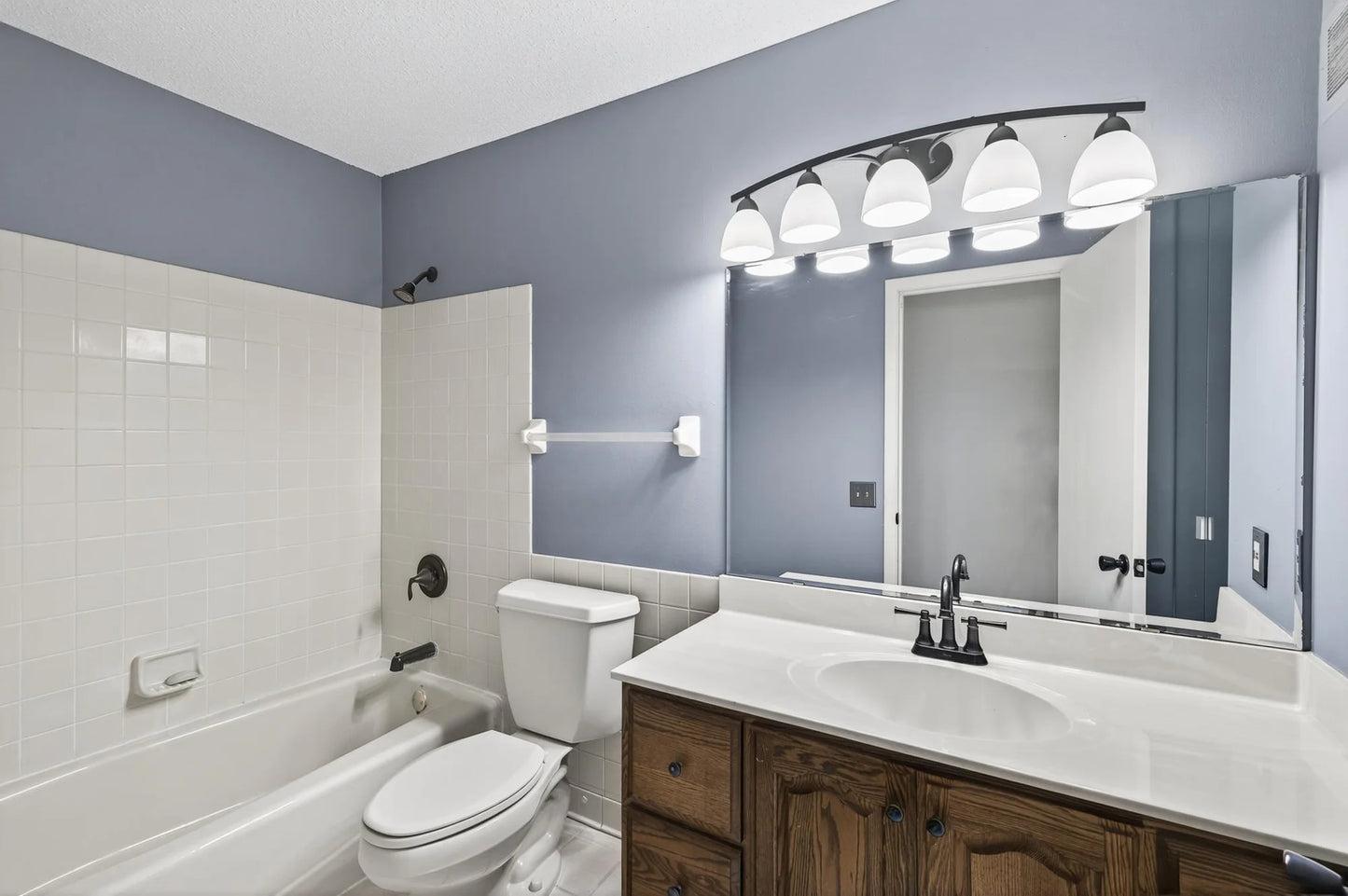 2365 Dorland Lane, Maplewood, MN 55119