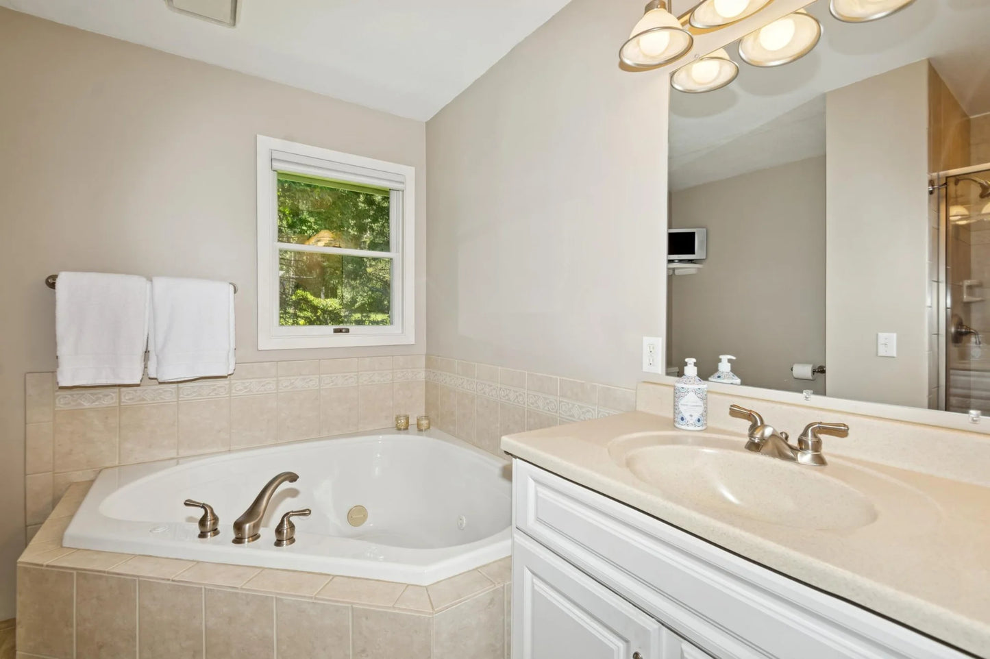 4590 Merrywood Lane, Excelsior, MN 55331