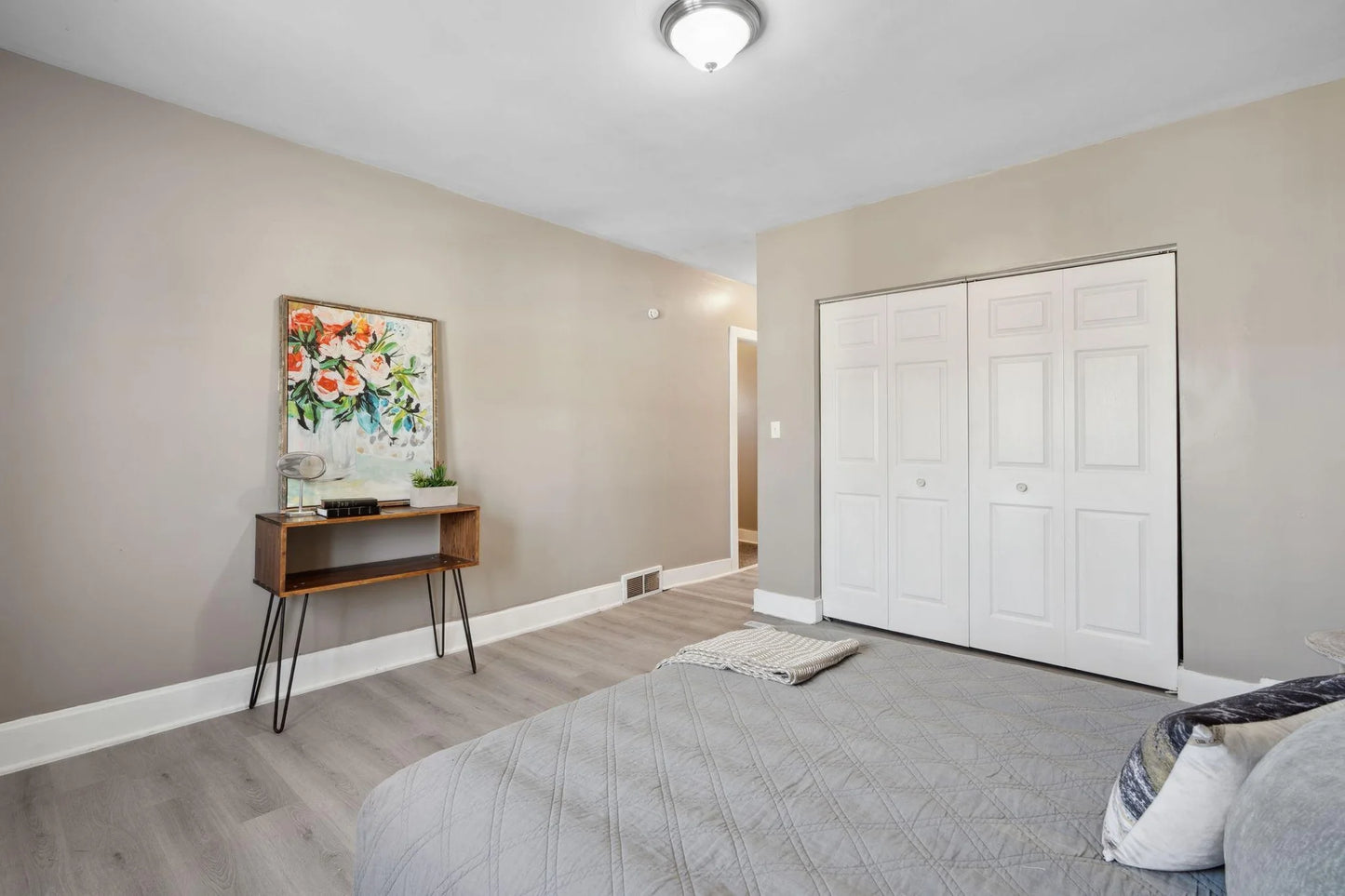 650 Holly Avenue, Saint Paul, MN 55104