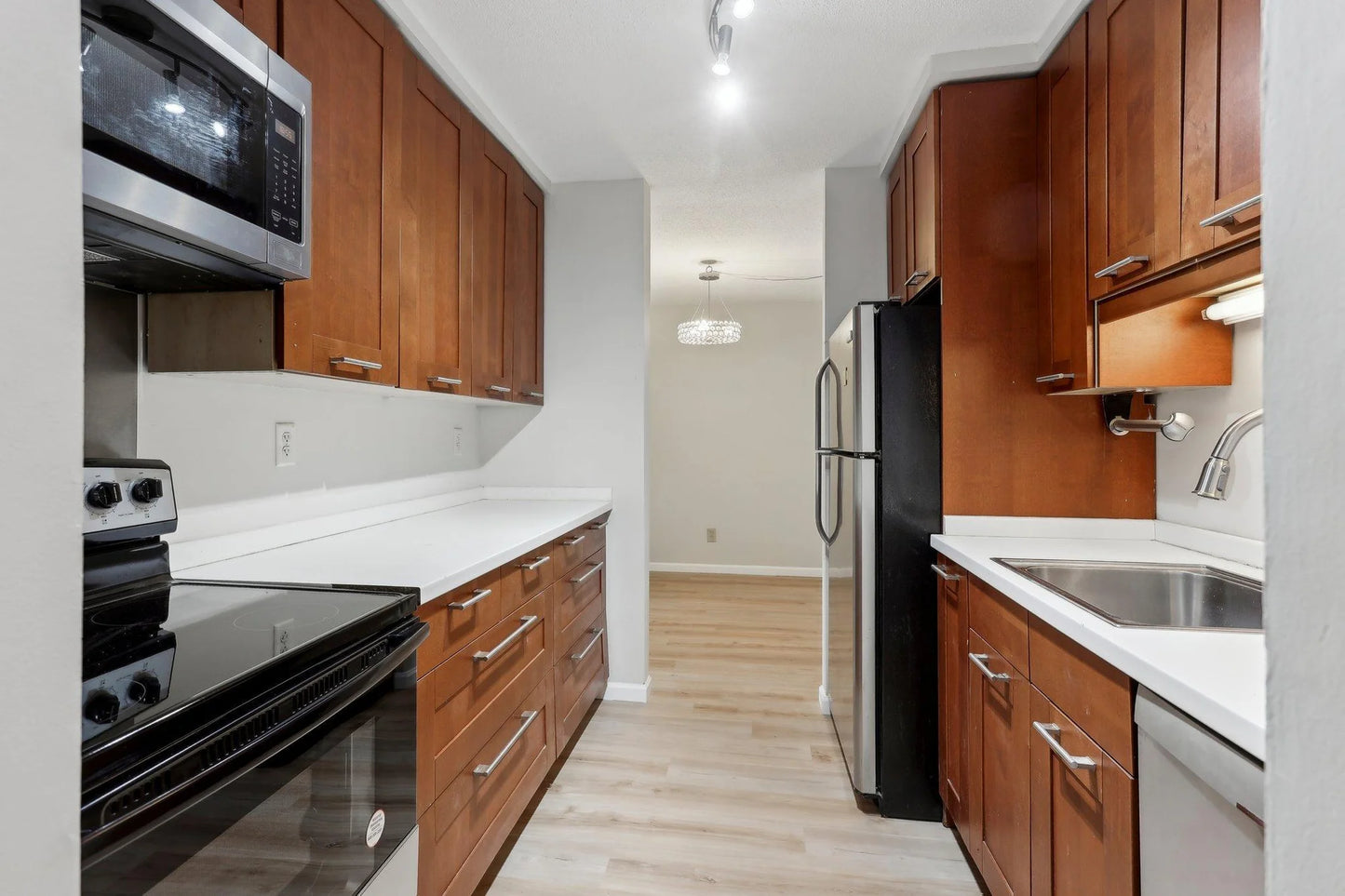 450 Ford Road, Saint Louis Park, MN 55426