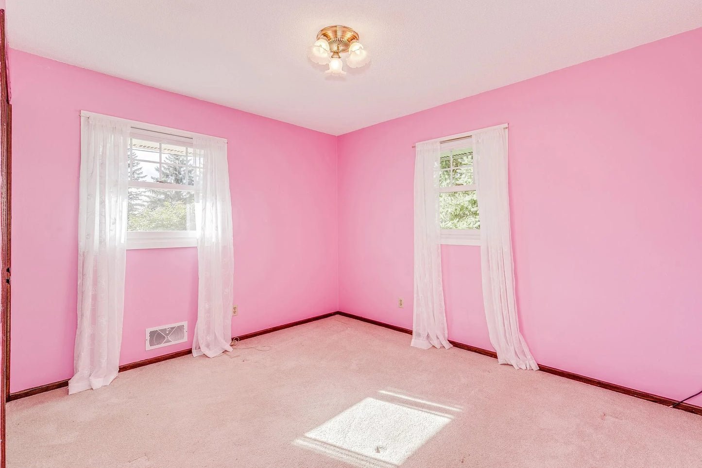 4244 Mcmenemy Street, Vadnais Heights, MN 55127