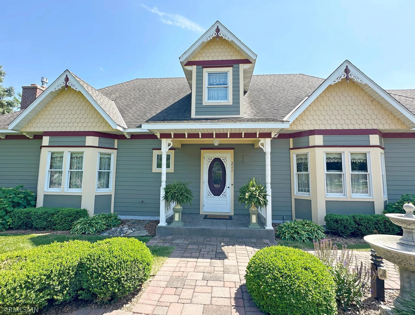 211 4th Street, Maple Lake, MN 55358