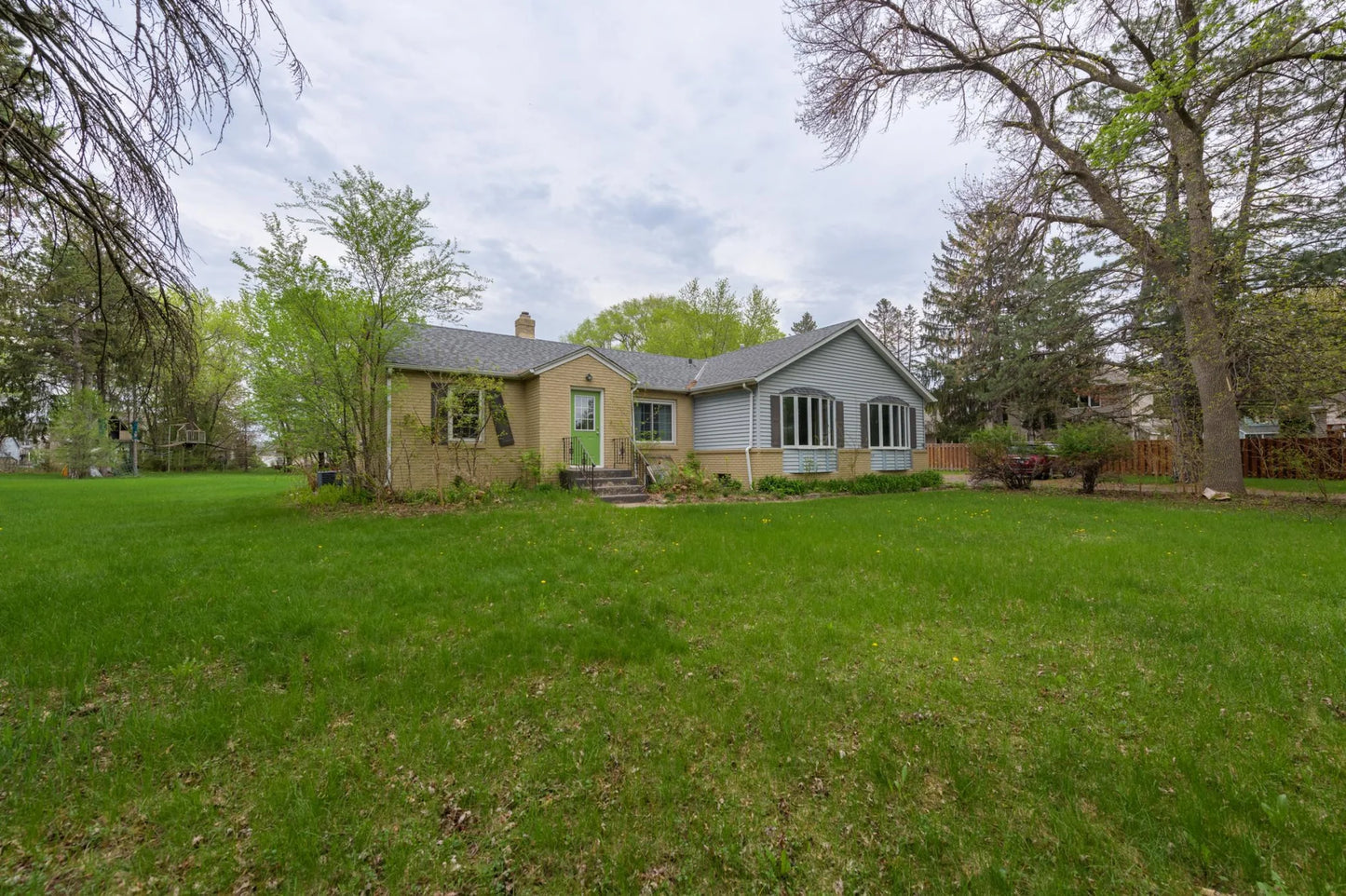 475 Tanglewood Drive, Shoreview, MN 55126