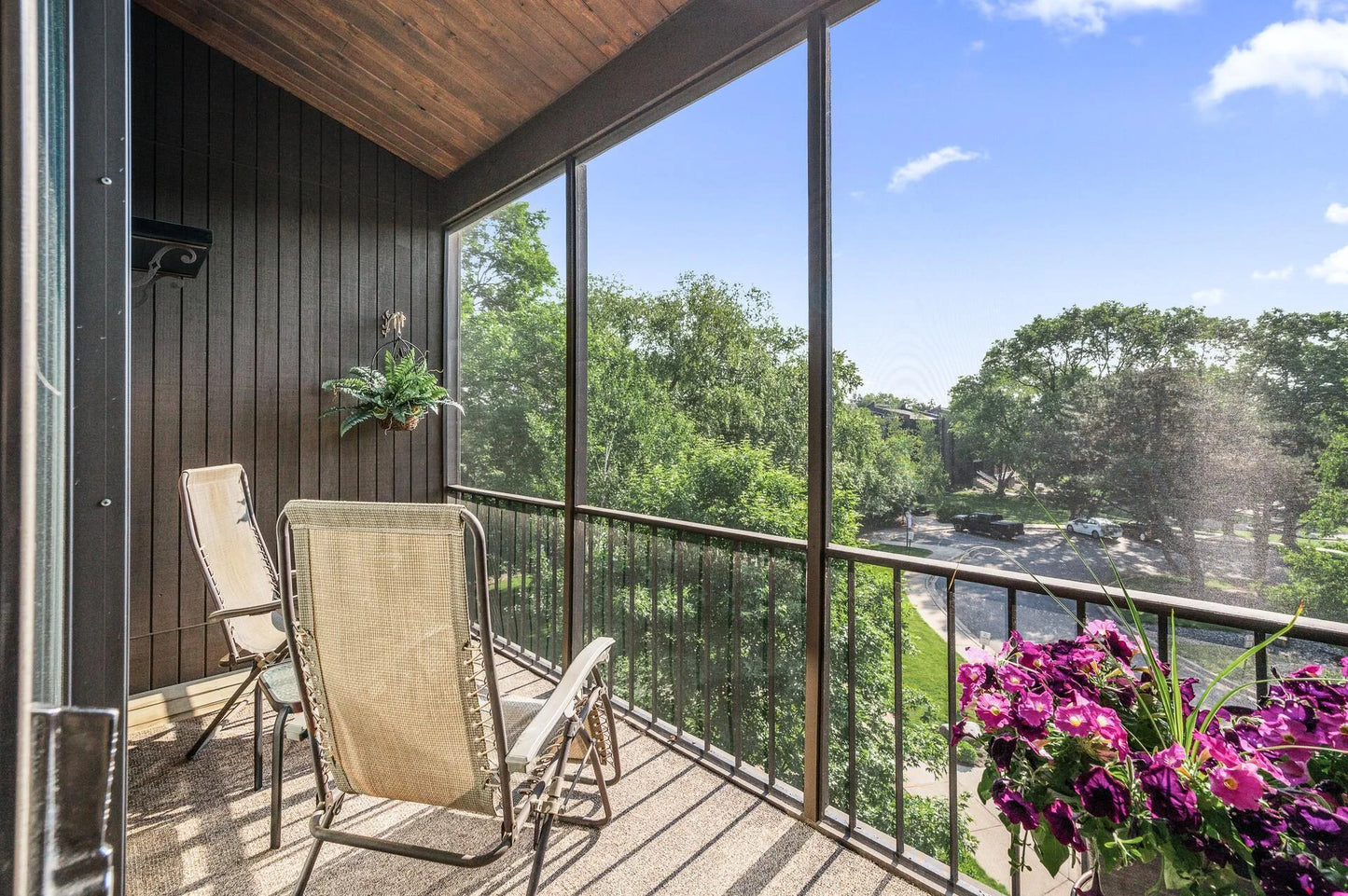6075 Lincoln Drive, Edina, MN 55436