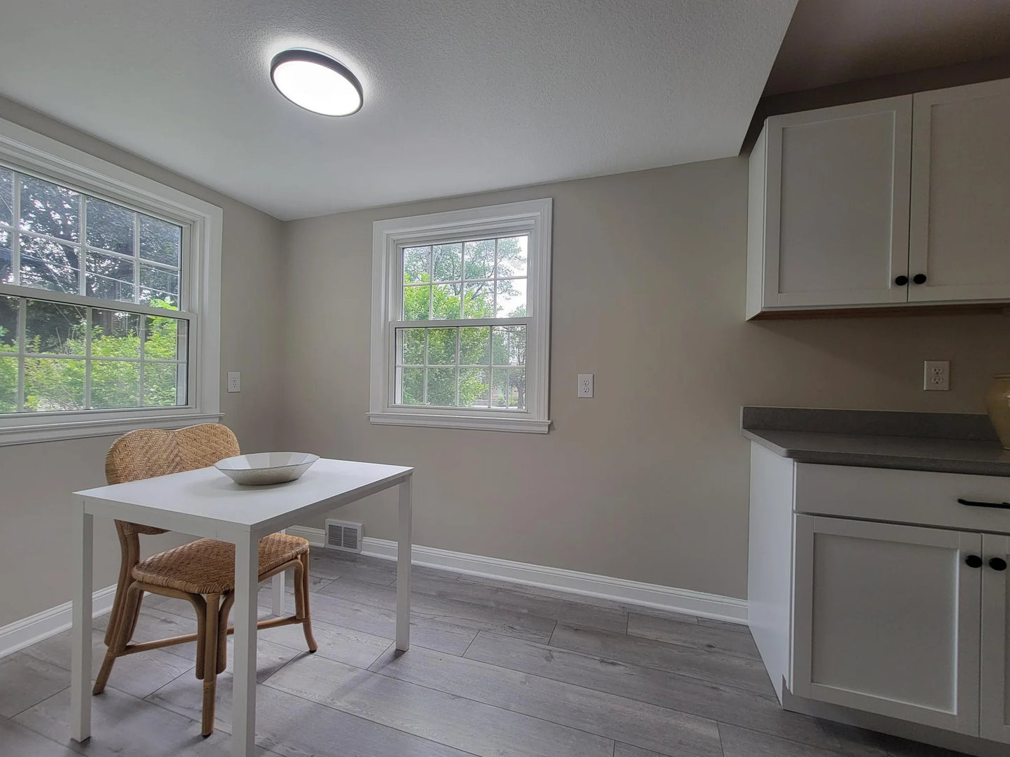 4240 Lake Road Avenue, Robbinsdale, MN 55422