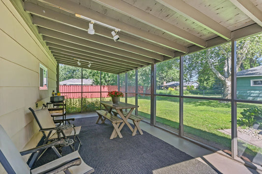 5913 Zenith Avenue, Brooklyn Center, MN 55429