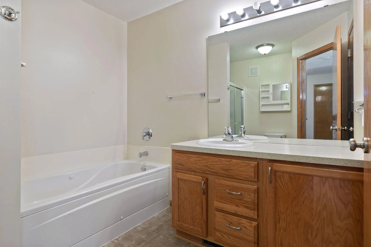 5085 149th Street, Hugo, MN 55038