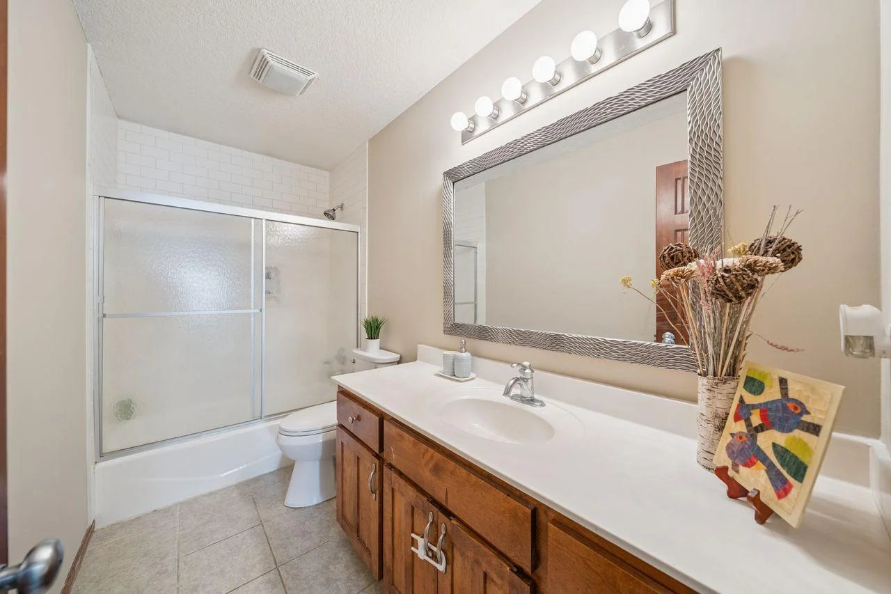 4628 Pinetree Curve, Eagan, MN 55122