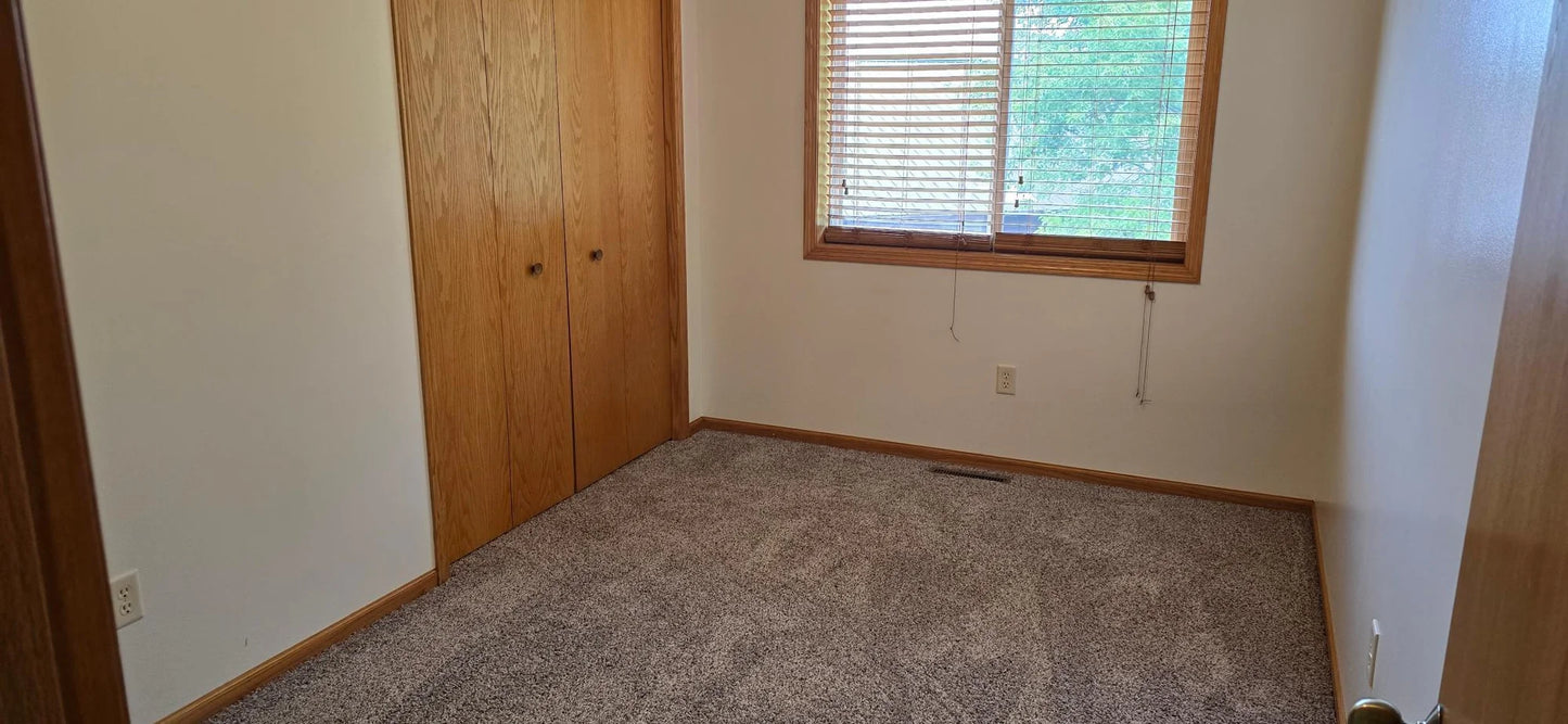 5293 Manchester Drive, Maple Plain, MN 55359