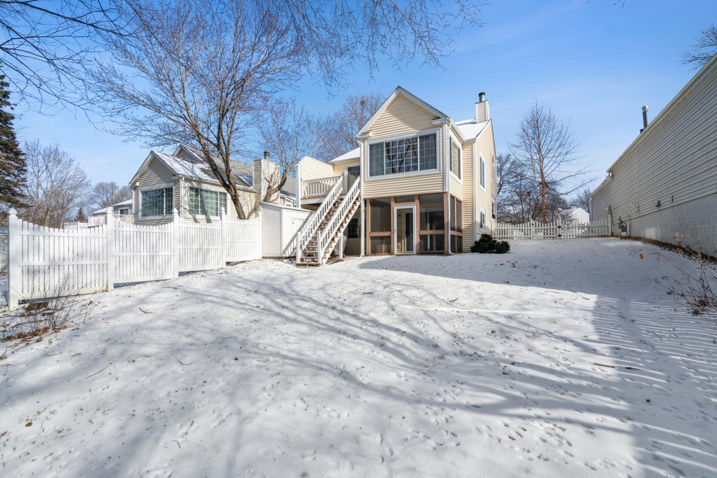 5747 Donegal Drive, Shoreview, MN 55126