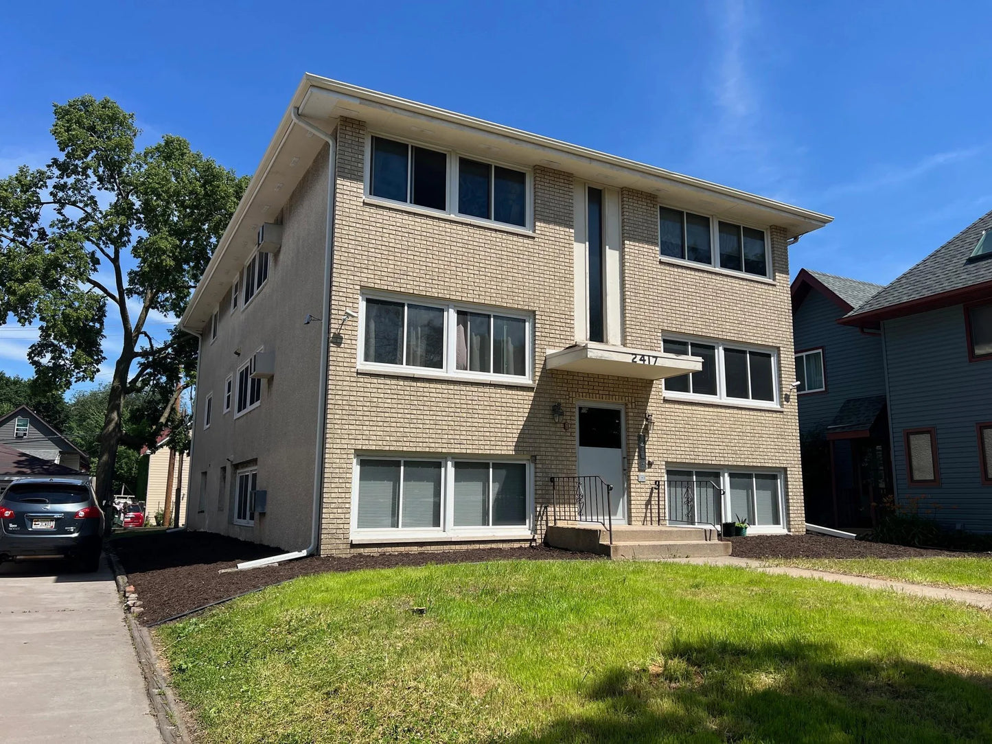 2417 Elliot Avenue, Minneapolis, MN 55404