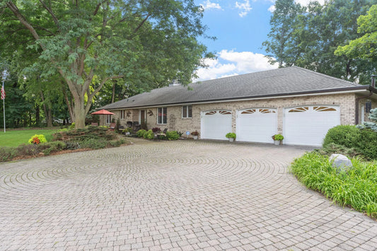 481 Peavey Lane, Wayzata, MN 55391