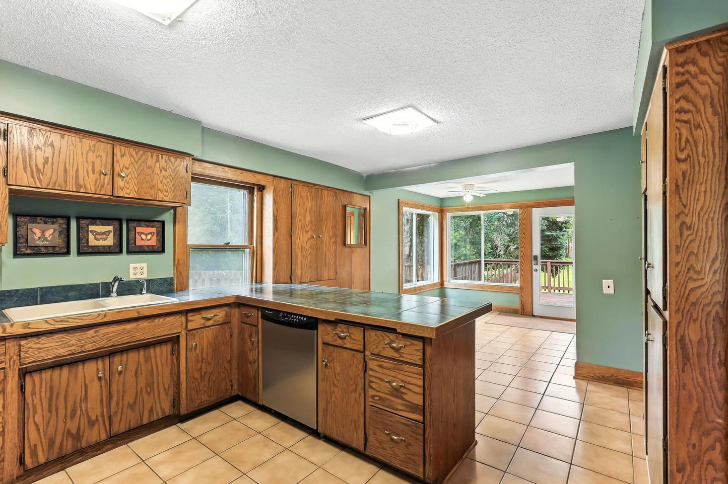 1030 Griffin Avenue, Mahtomedi, MN 55115