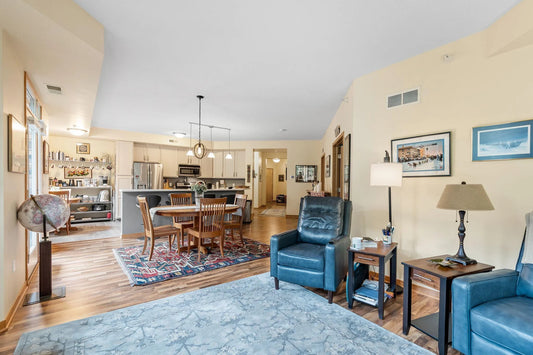 2565 Franklin Avenue, Saint Paul, MN 55114