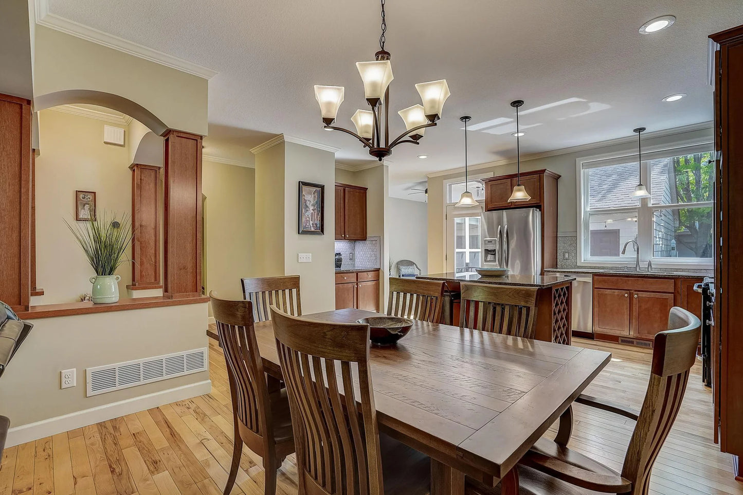 48 125th Street, Burnsville, MN 55337