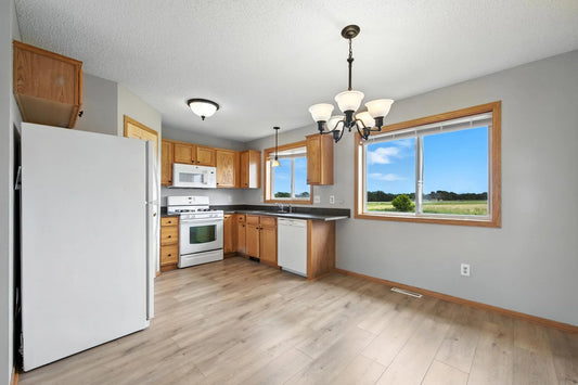 4360 Blakewood Drive, Shakopee, MN 55379