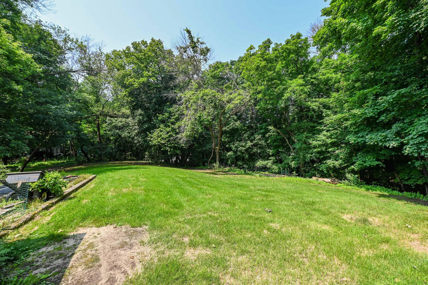 4760 Vine Hill Road, Deephaven, MN 55331