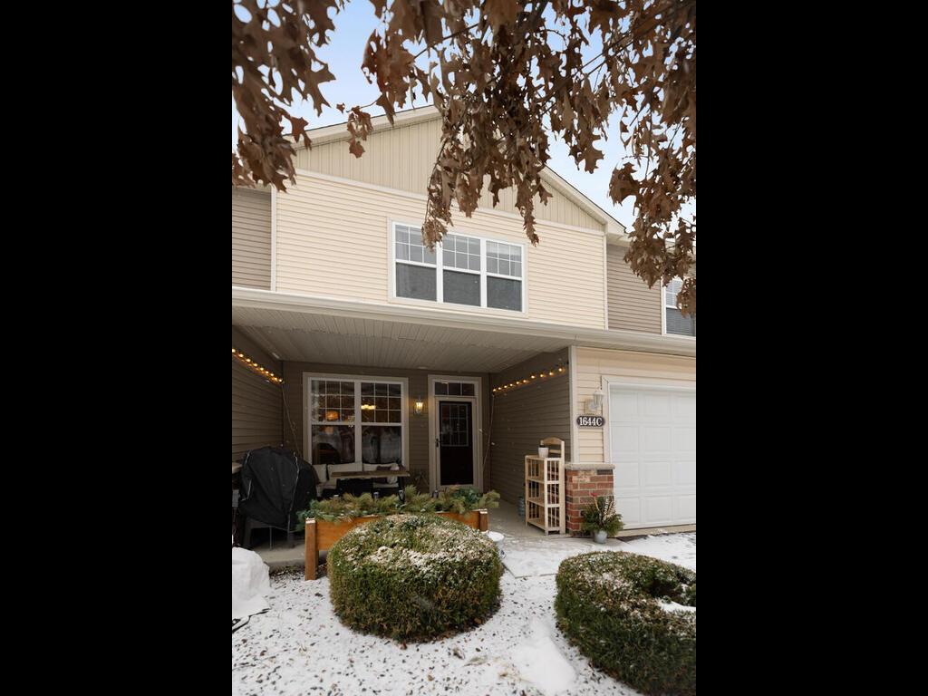 1644 White Pine Way, Carver, MN 55315