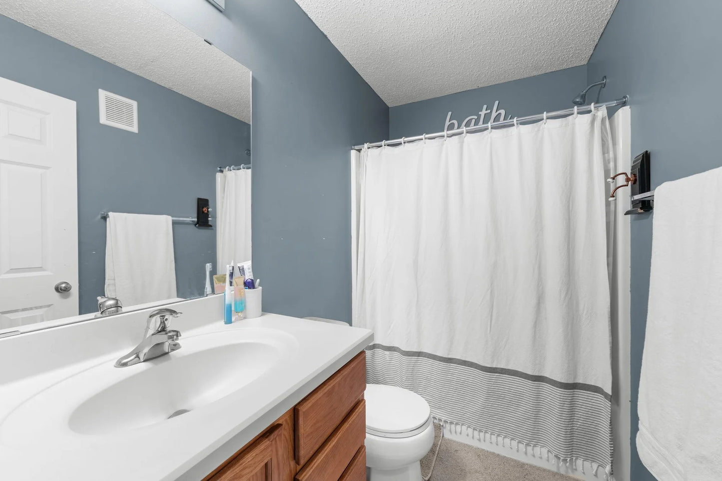 4735 Victor Path, Hugo, MN 55038