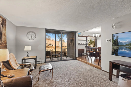 6085 Lincoln Drive, Edina, MN 55436
