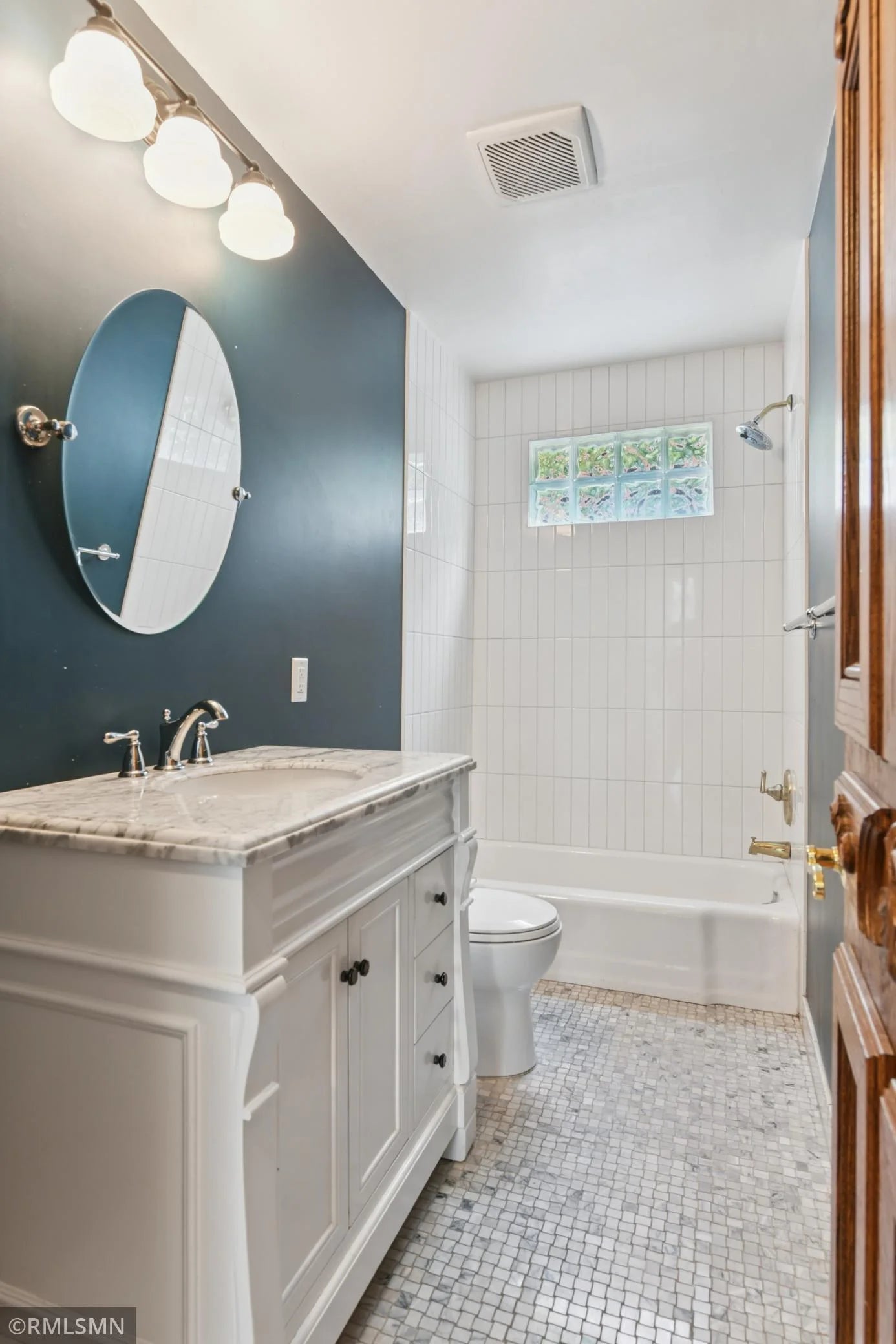76 Western Avenue, Saint Paul, MN 55102
