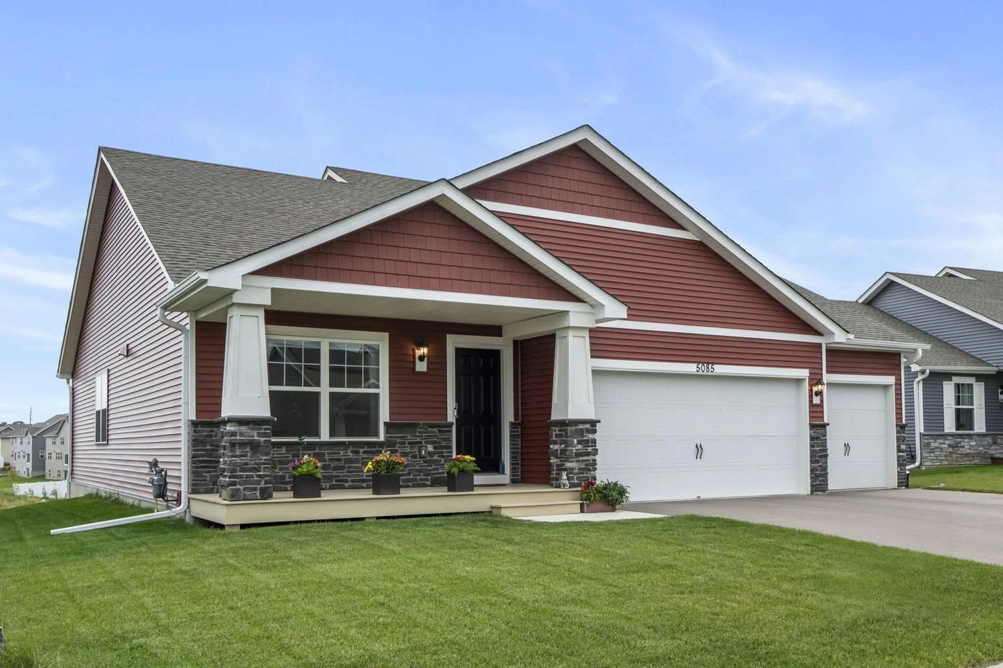 5085 Mustang Drive, Woodbury, MN 55129