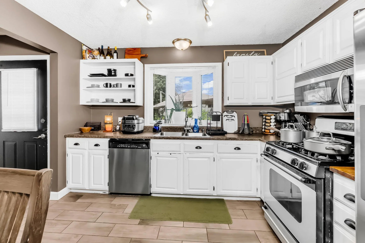 5225 Xenia Avenue, Crystal, MN 55429