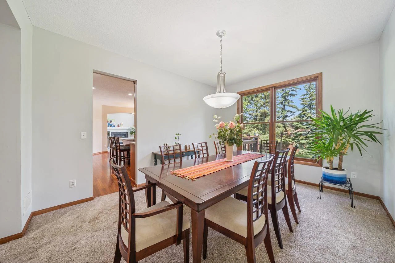4628 Pinetree Curve, Eagan, MN 55122